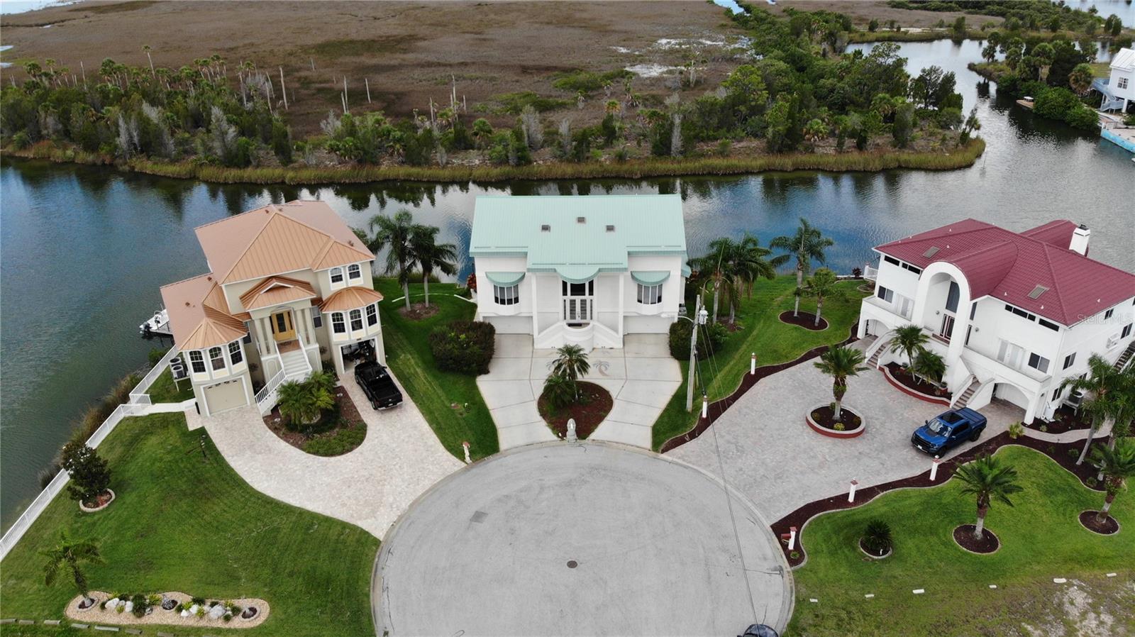 Listing photo id 1 for 3402 Amberjack Drive