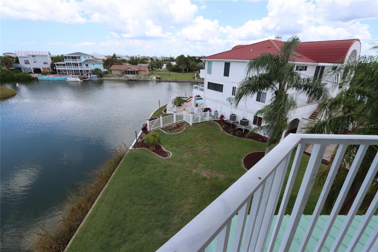Listing photo id 4 for 3402 Amberjack Drive