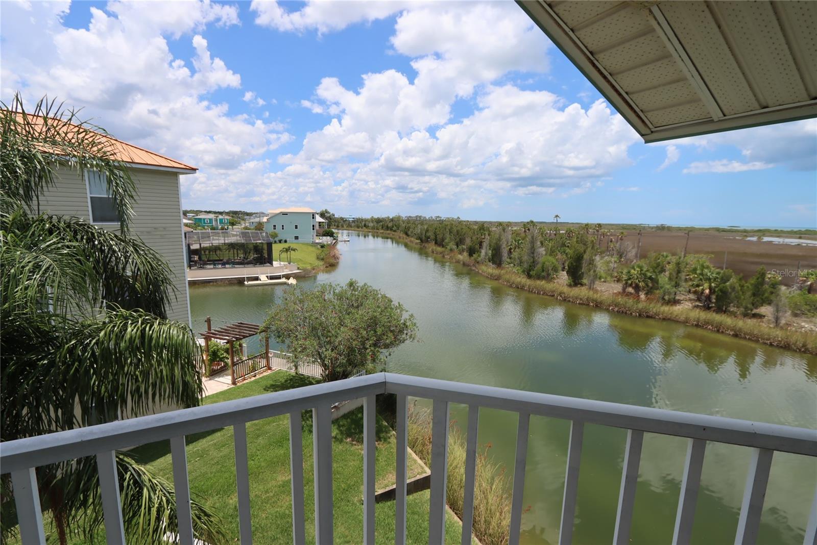 Listing photo id 5 for 3402 Amberjack Drive