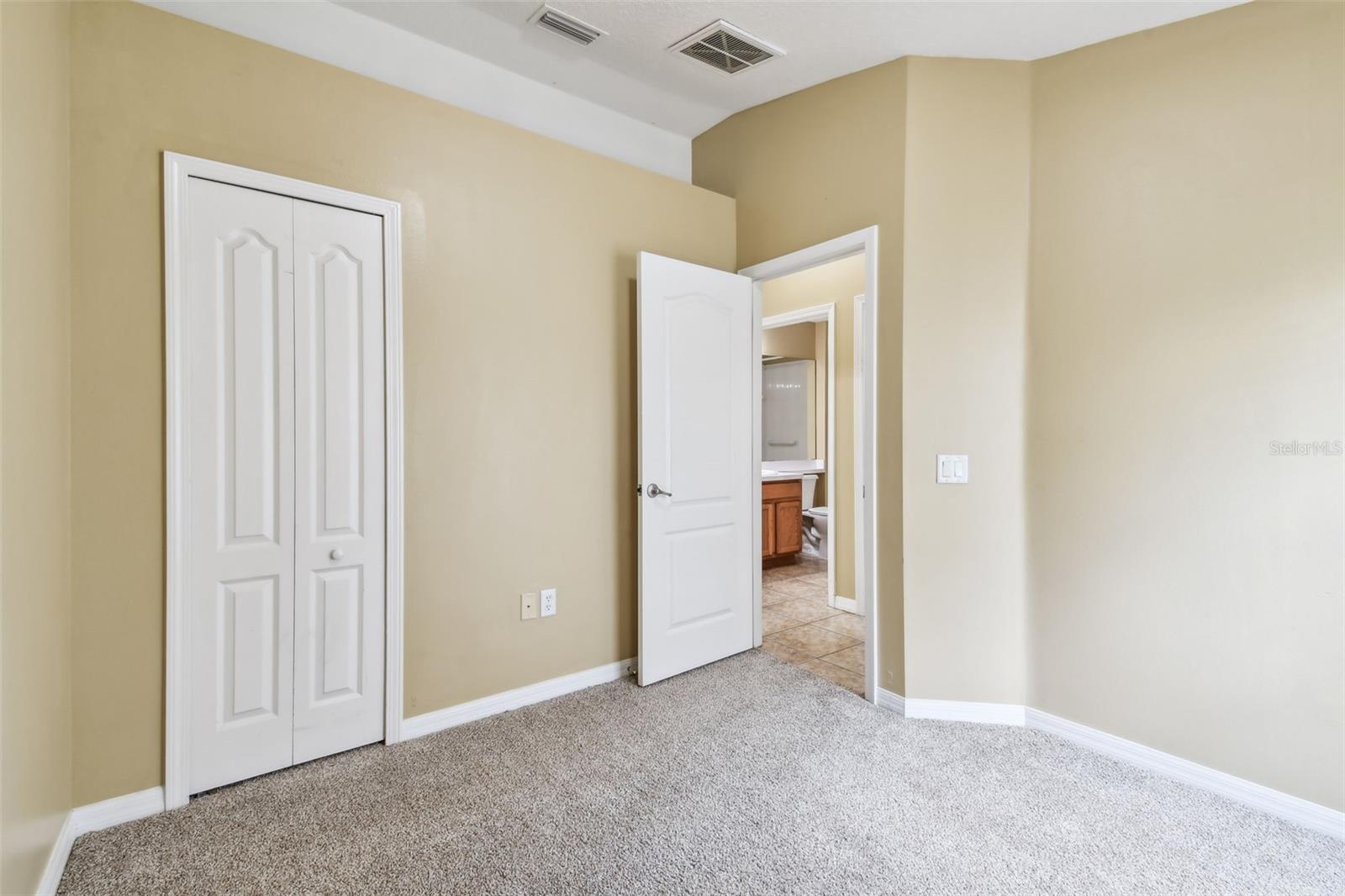 Image 18 of 45 For 8020 Carriage Pointe Drive