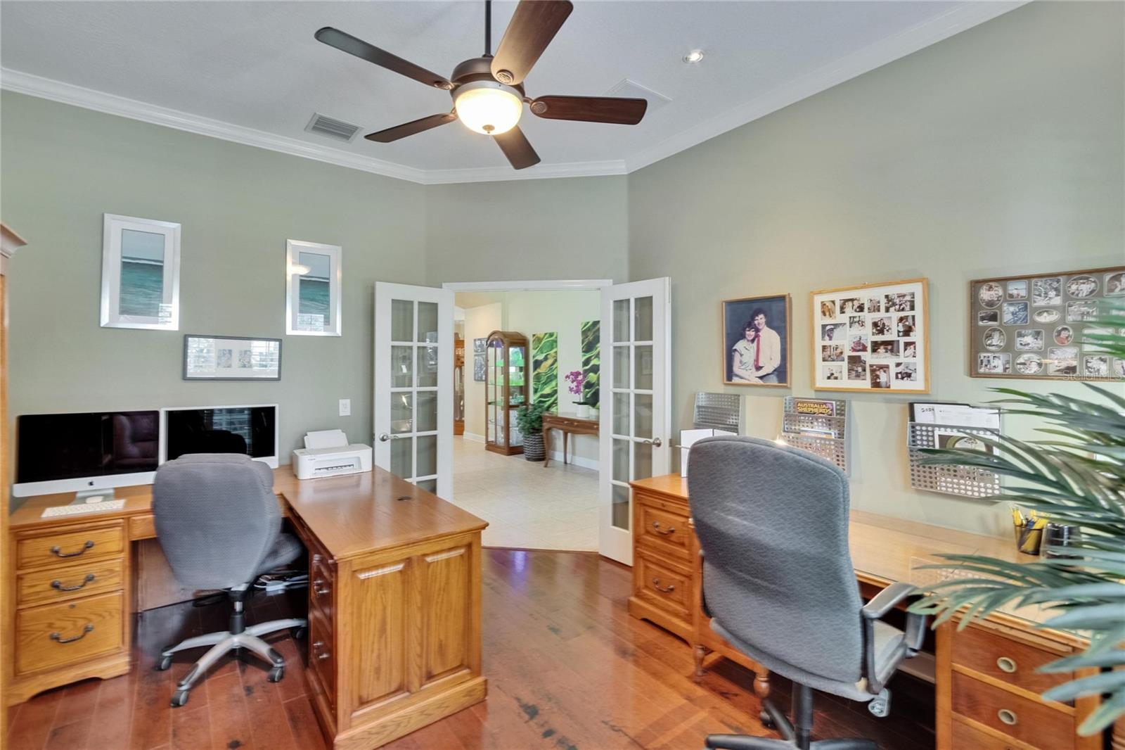 Listing photo id 10 for 8704 Winsome Way