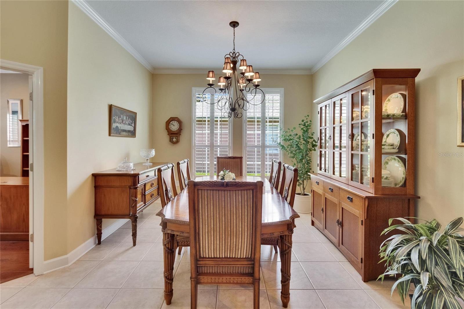 Listing photo id 12 for 8704 Winsome Way