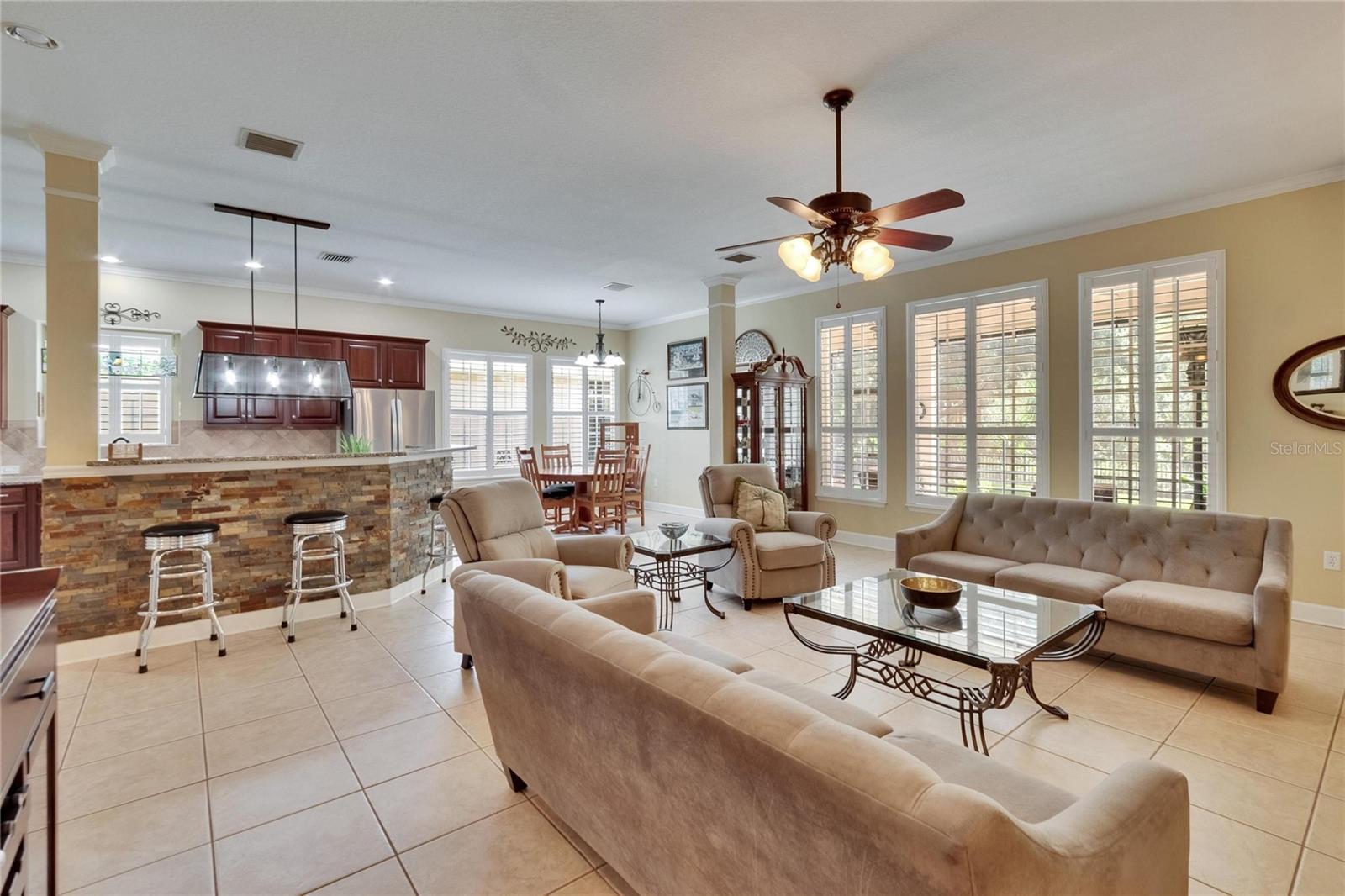 Listing photo id 22 for 8704 Winsome Way