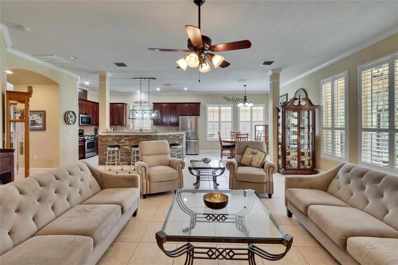 Listing photo id 23 for 8704 Winsome Way