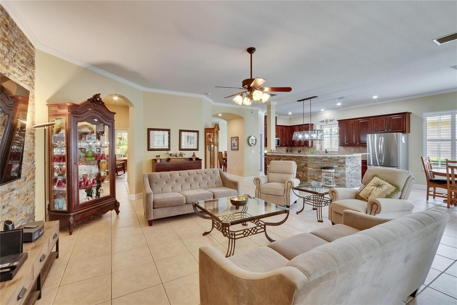 Listing photo id 24 for 8704 Winsome Way