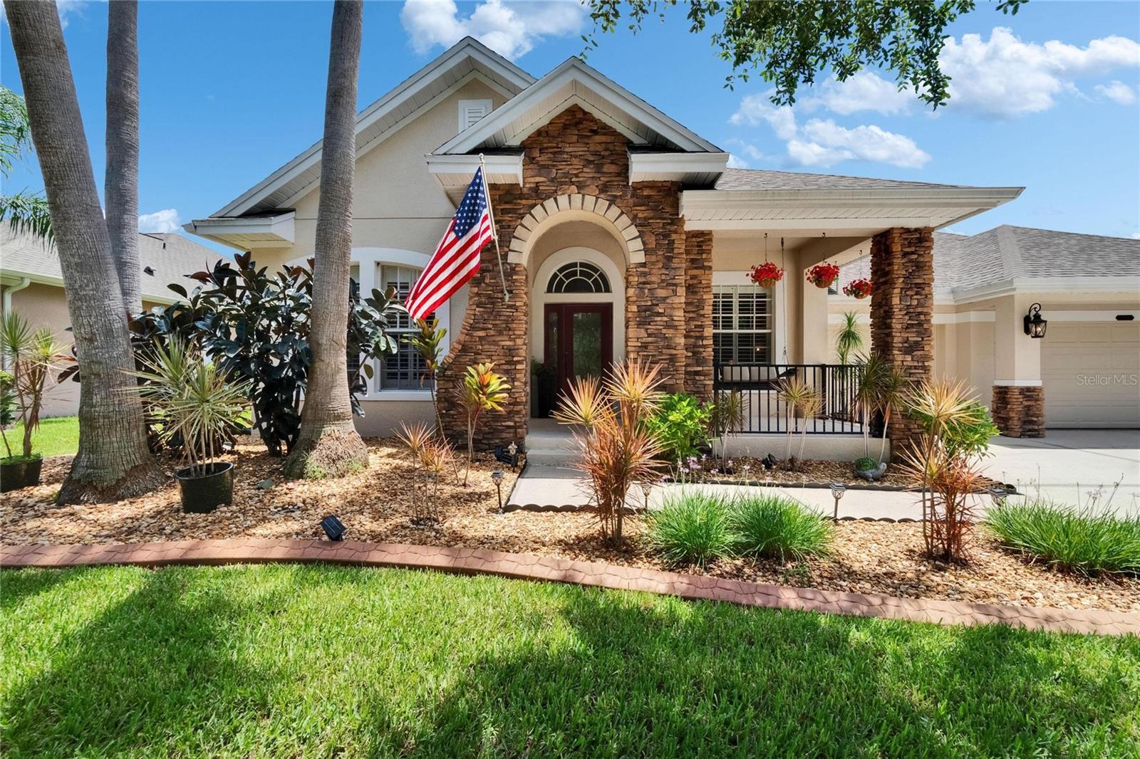 Listing photo id 1 for 8704 Winsome Way