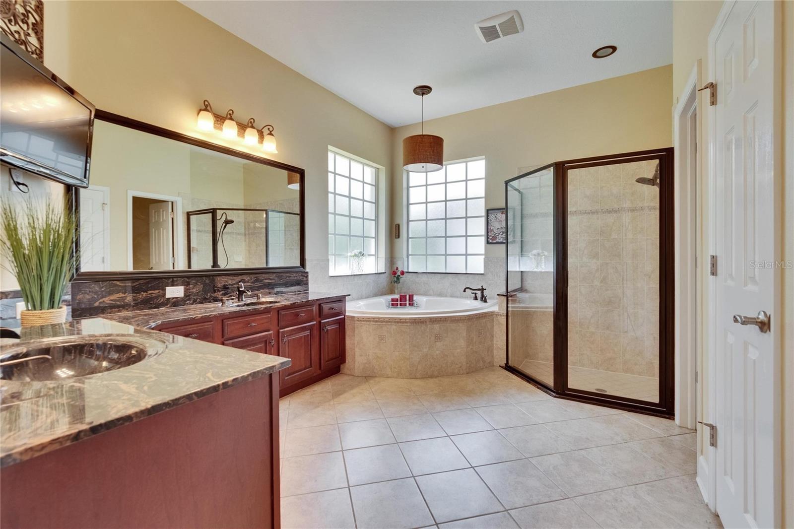 Listing photo id 29 for 8704 Winsome Way