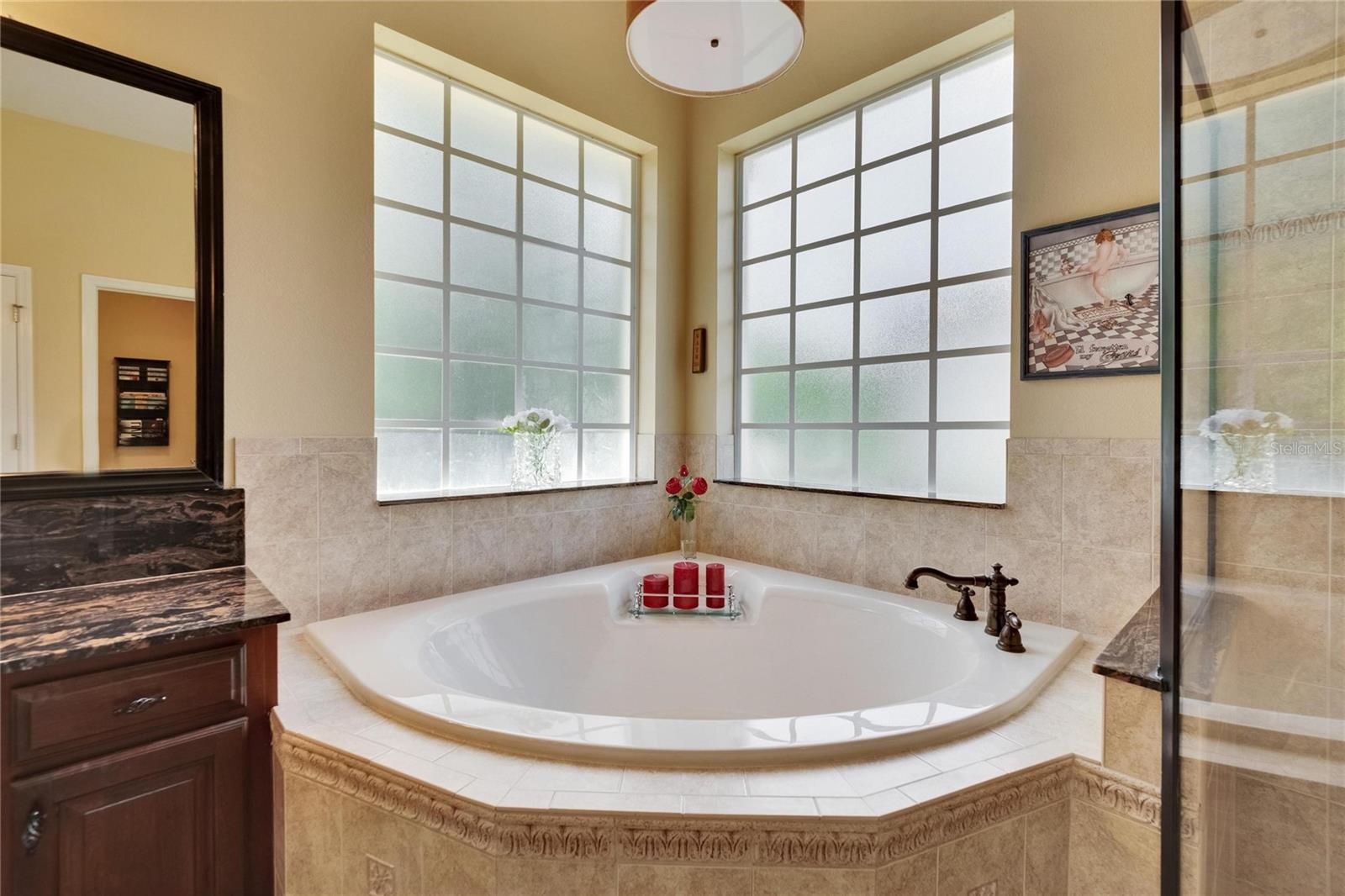 Listing photo id 31 for 8704 Winsome Way