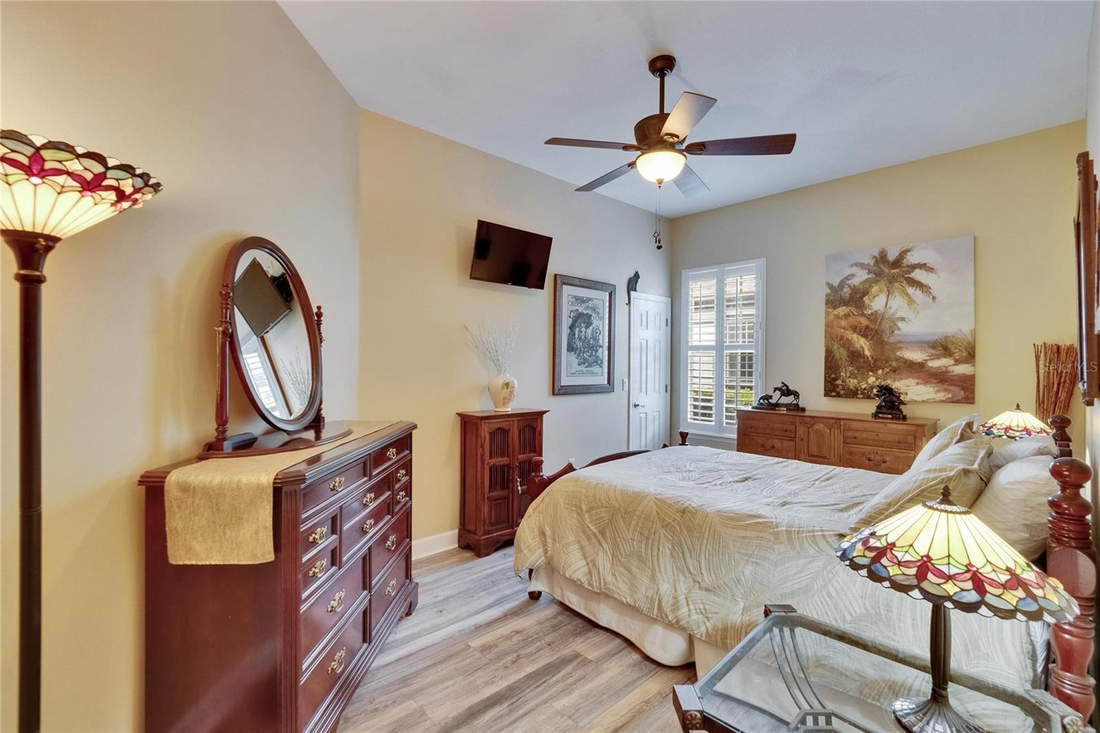 Listing photo id 36 for 8704 Winsome Way