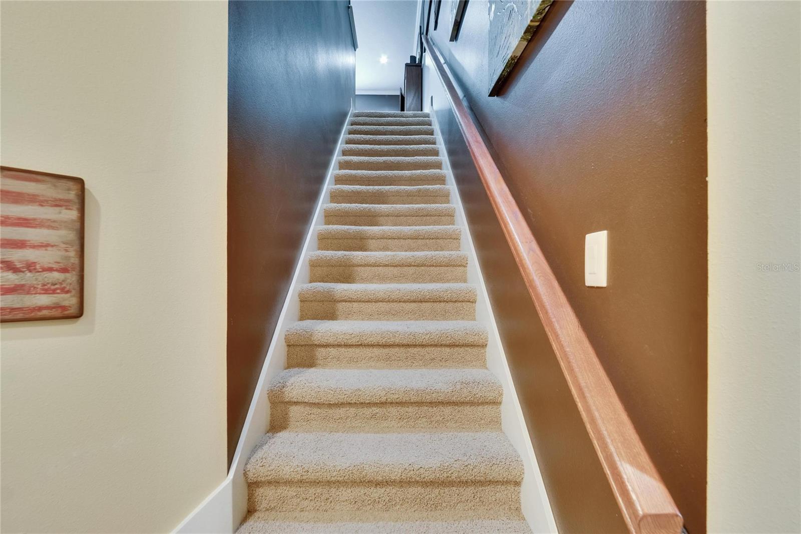 Listing photo id 46 for 8704 Winsome Way