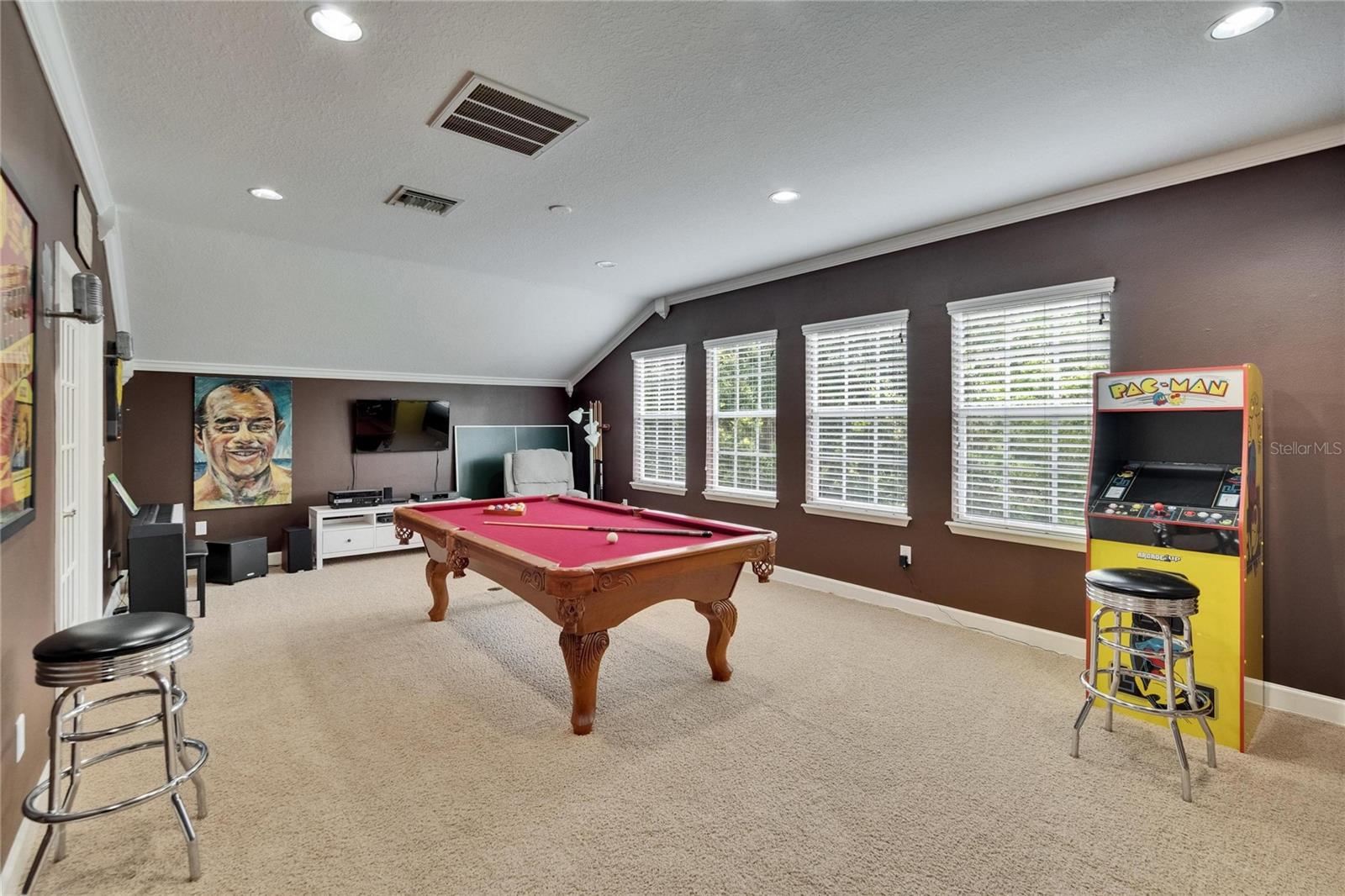 Listing photo id 47 for 8704 Winsome Way