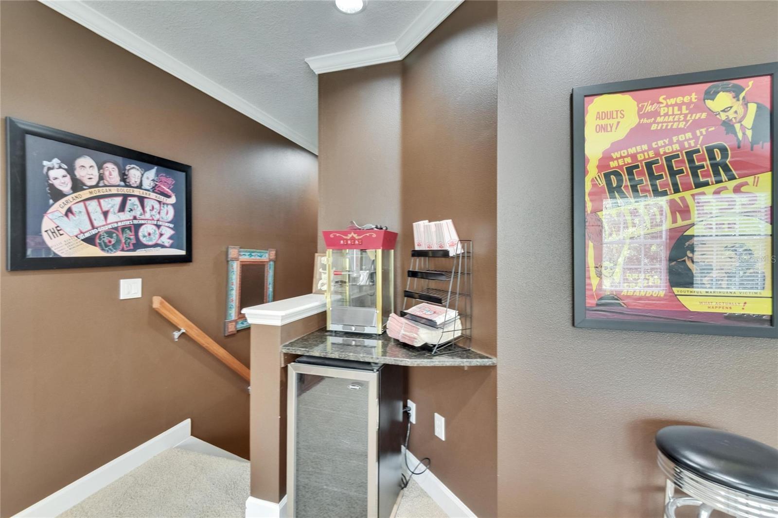 Listing photo id 49 for 8704 Winsome Way