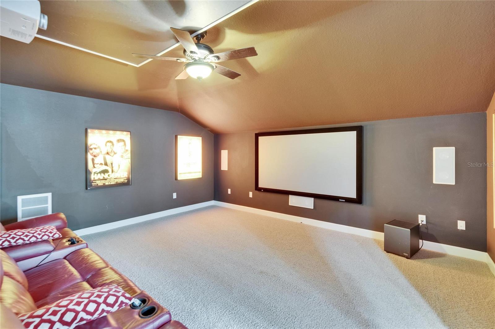 Listing photo id 53 for 8704 Winsome Way