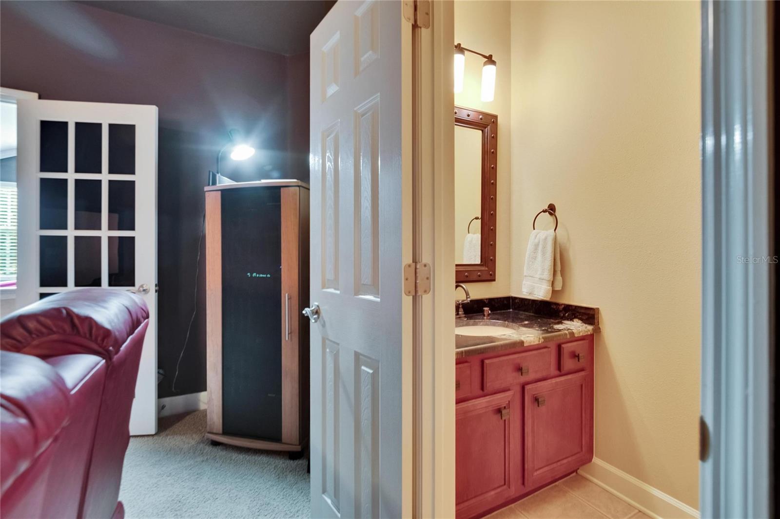 Listing photo id 54 for 8704 Winsome Way