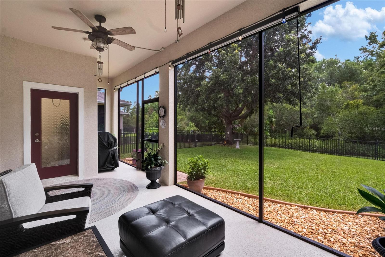 Listing photo id 57 for 8704 Winsome Way