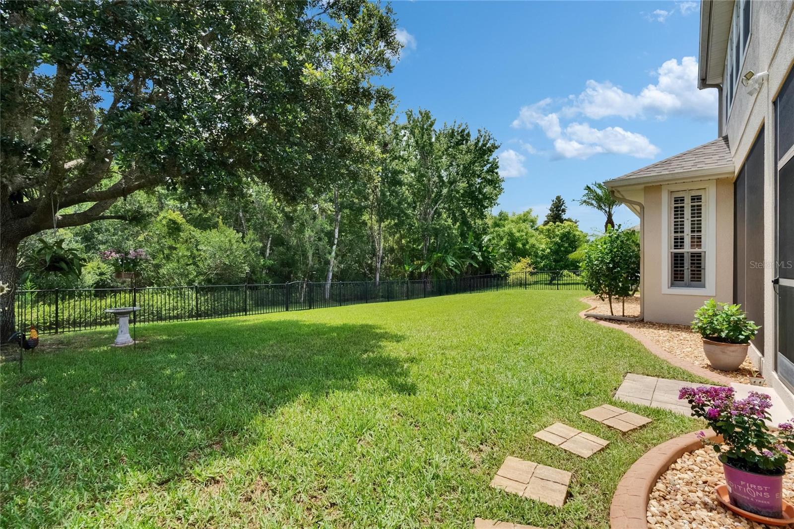 Listing photo id 62 for 8704 Winsome Way
