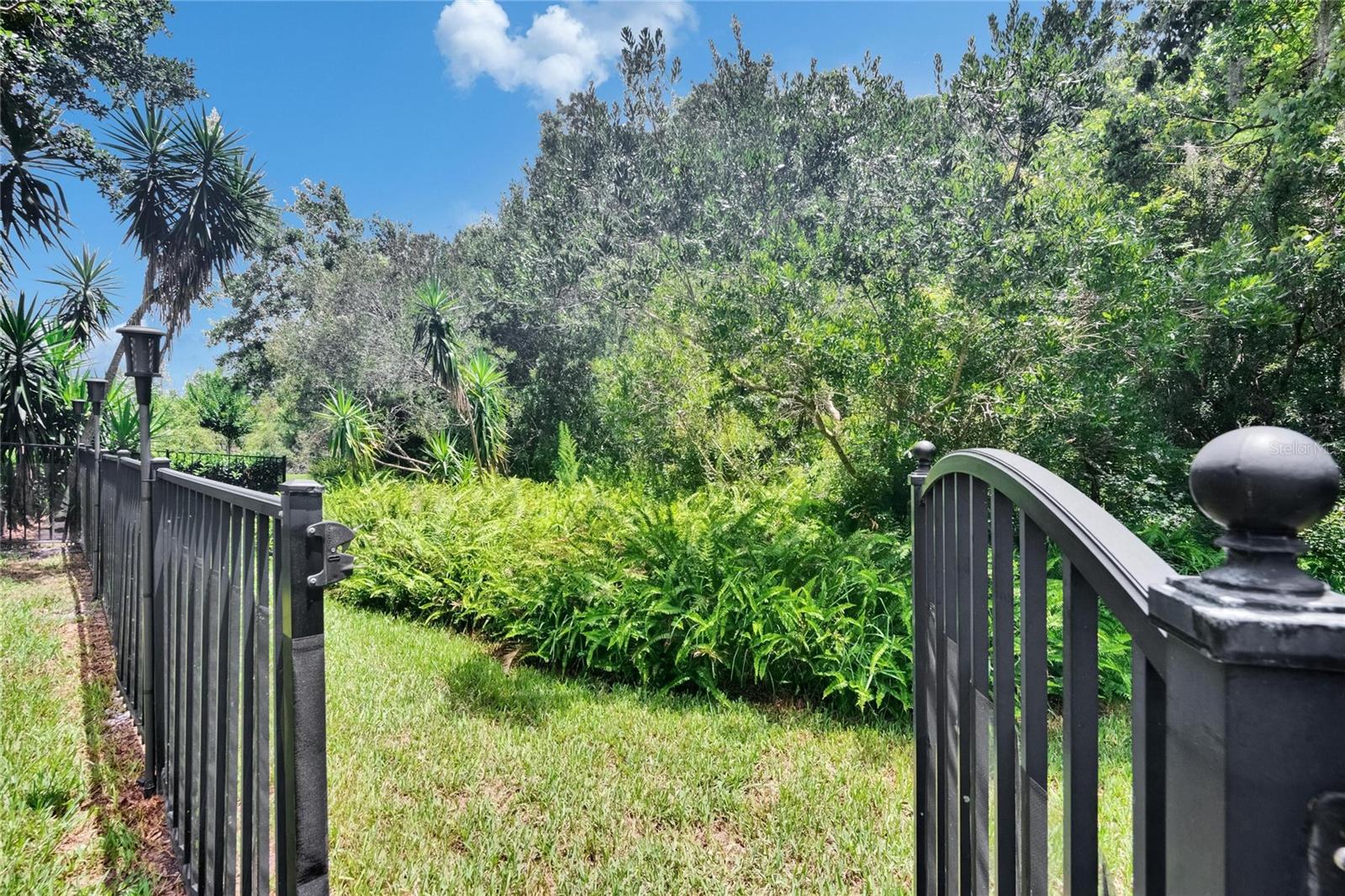 Listing photo id 66 for 8704 Winsome Way