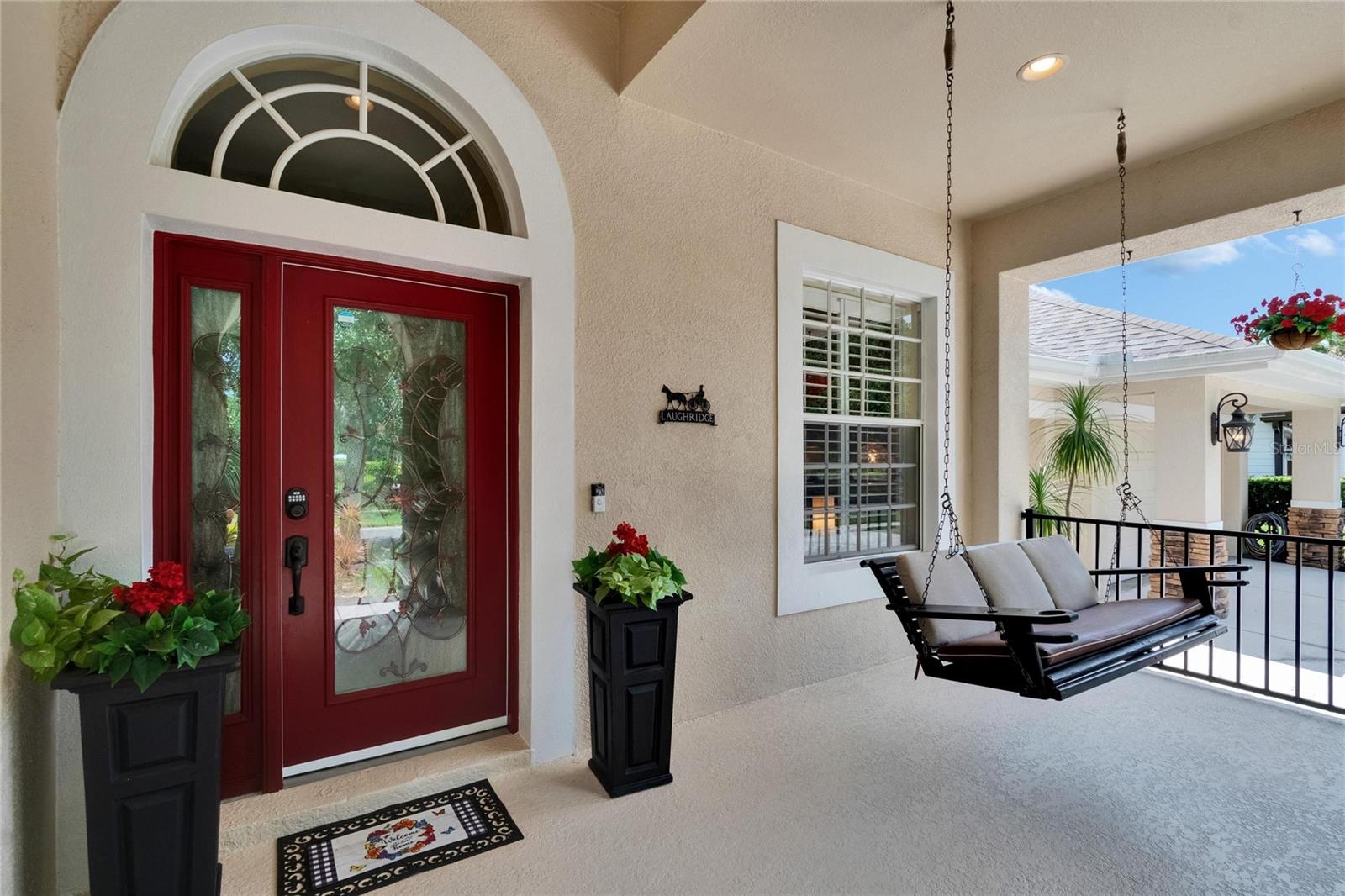 Listing photo id 5 for 8704 Winsome Way