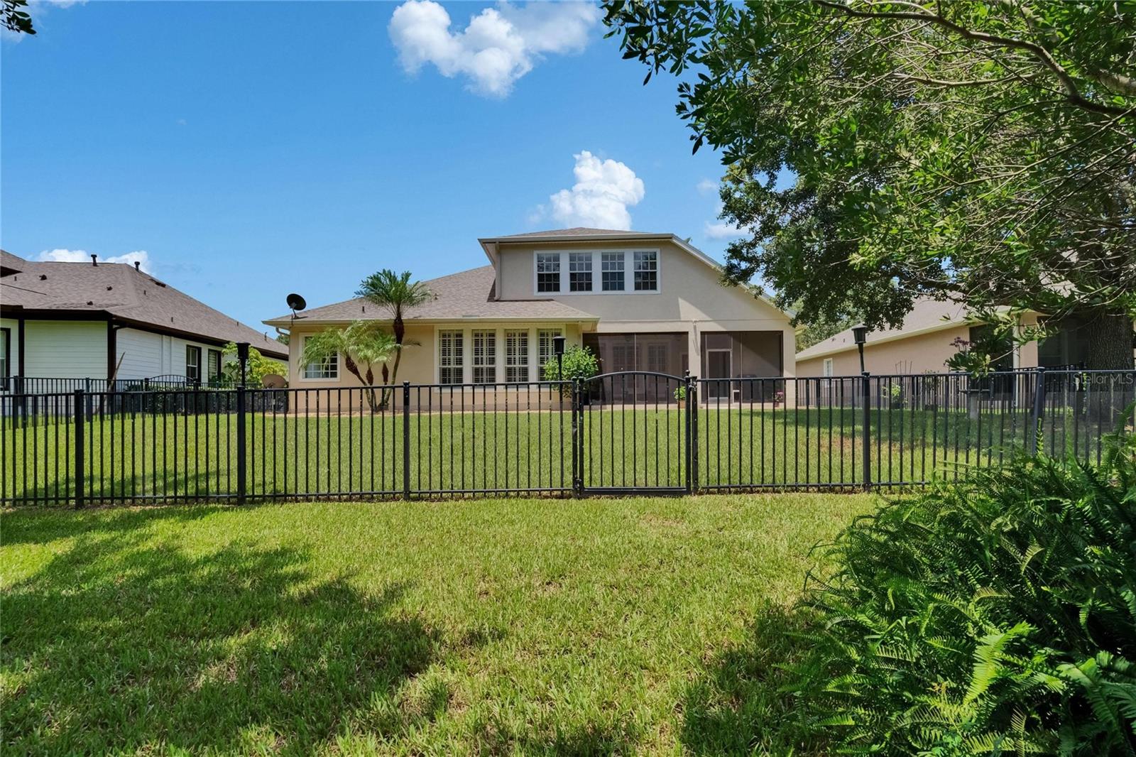 Listing photo id 68 for 8704 Winsome Way