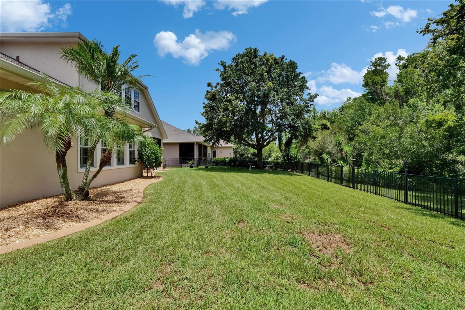 Listing photo id 70 for 8704 Winsome Way