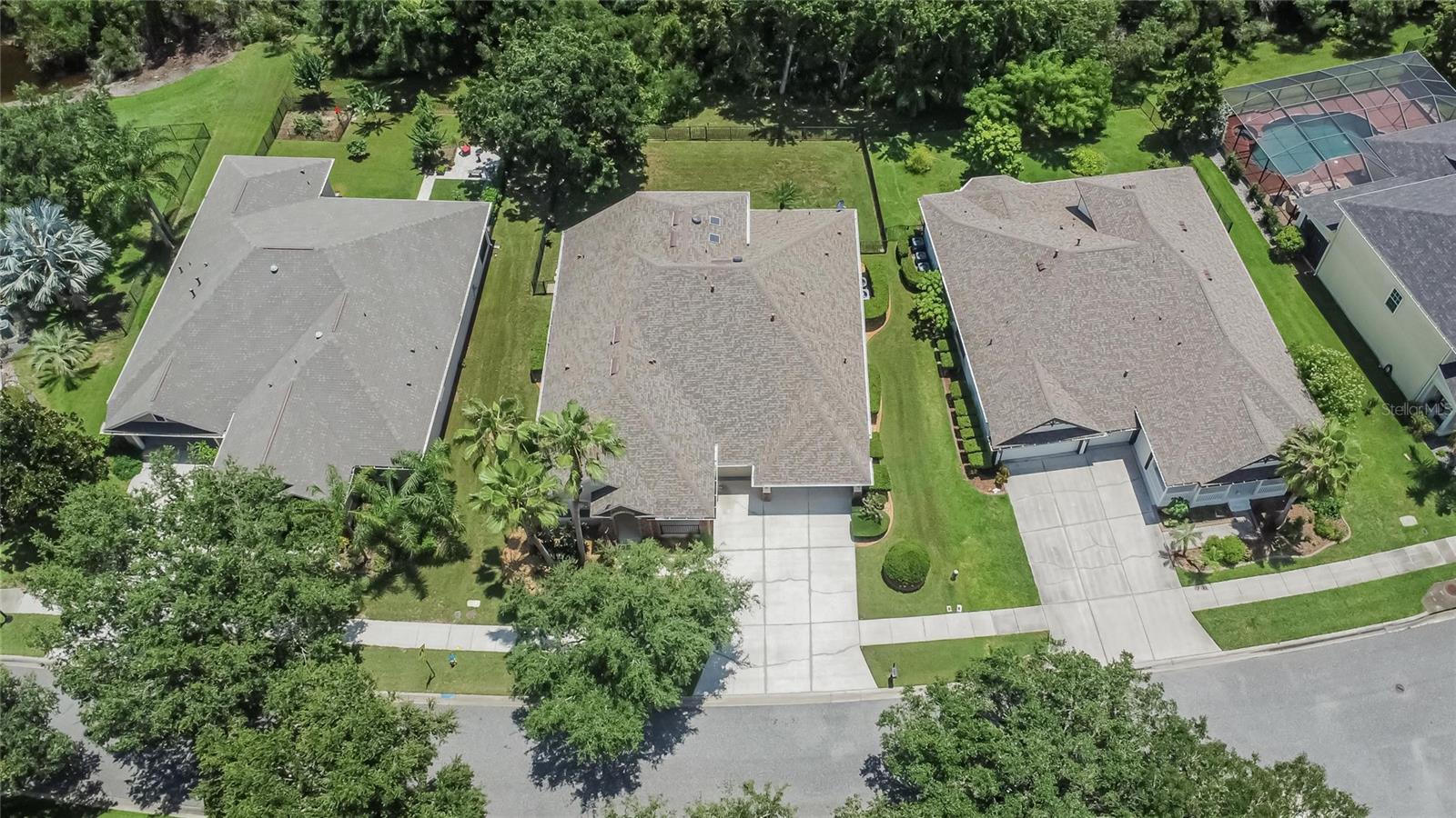 Listing photo id 72 for 8704 Winsome Way