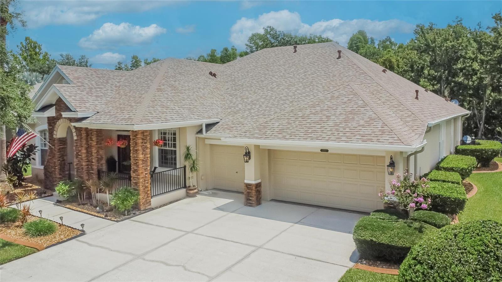 Listing photo id 75 for 8704 Winsome Way