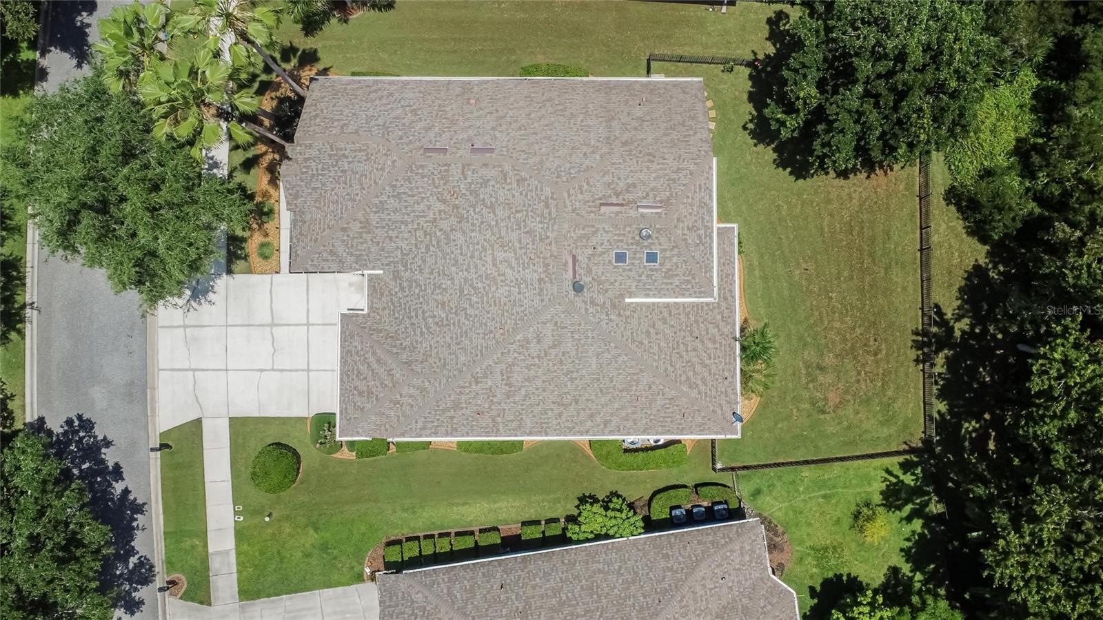 Listing photo id 76 for 8704 Winsome Way