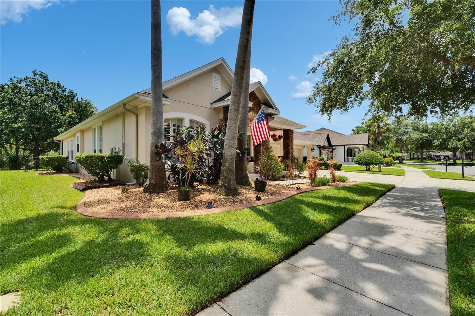 Listing photo id 6 for 8704 Winsome Way