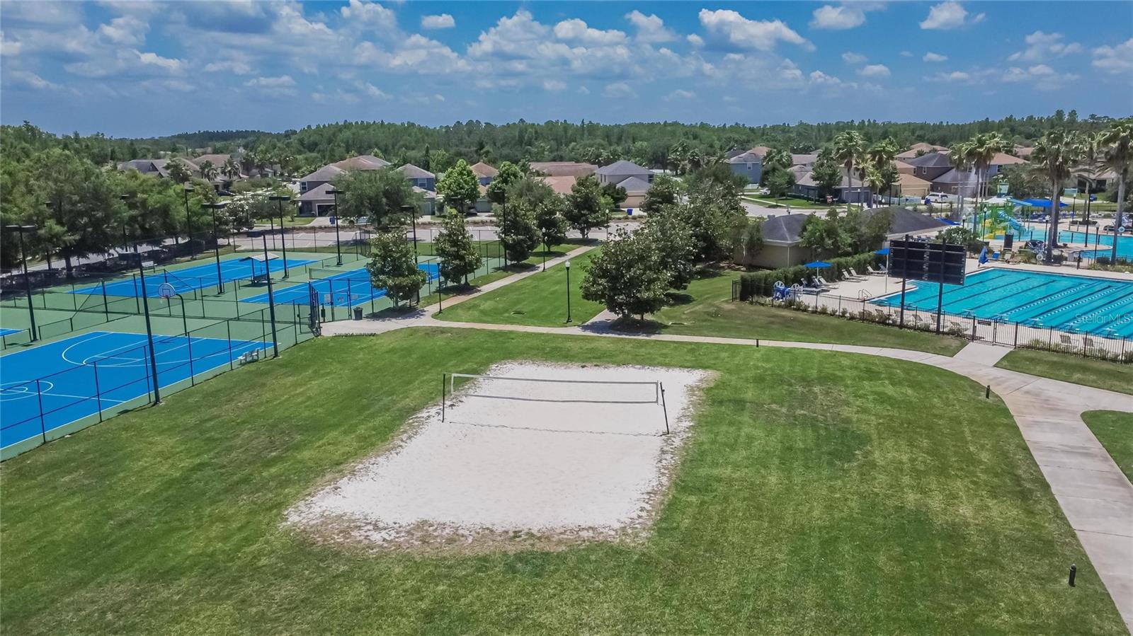 Listing photo id 85 for 8704 Winsome Way