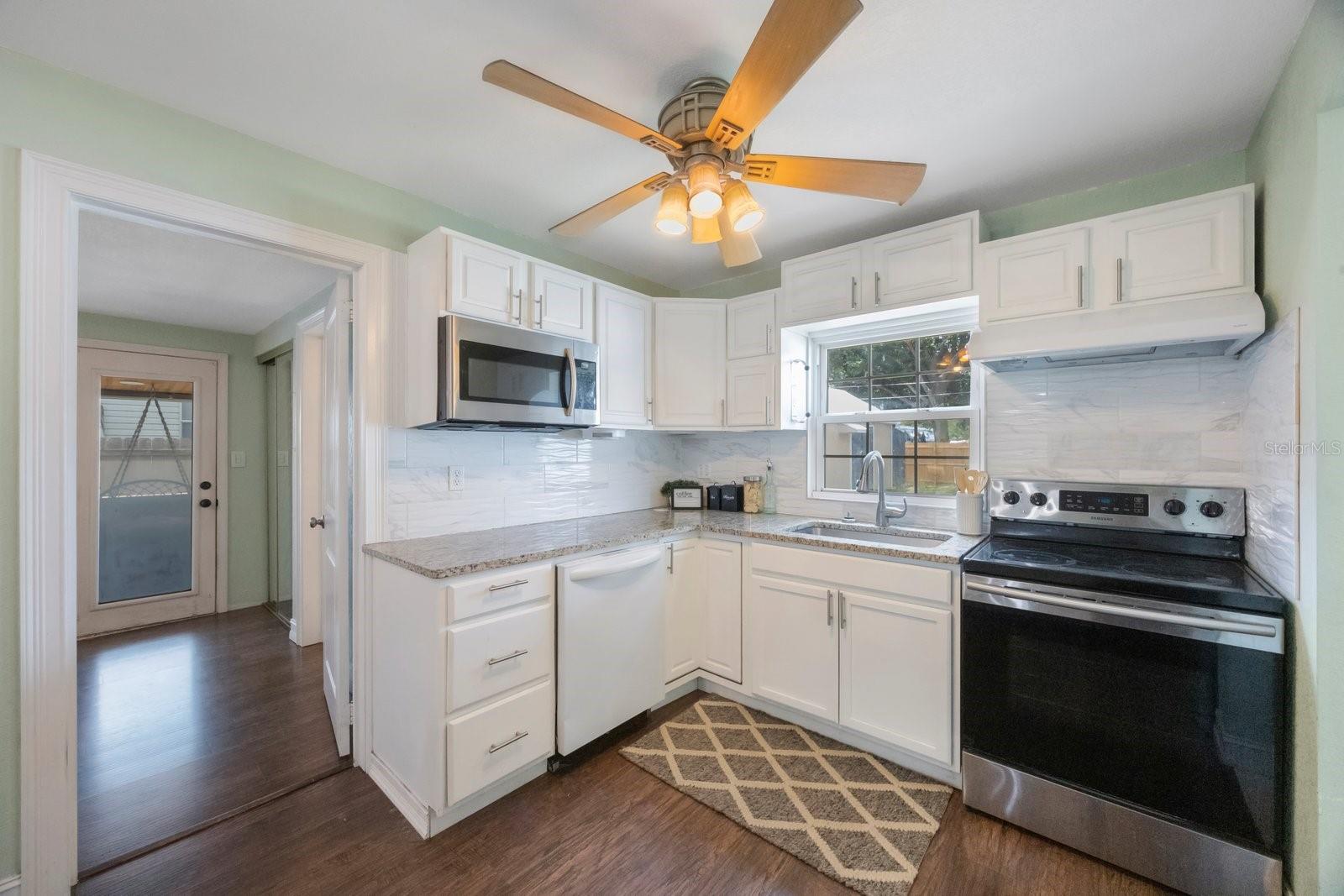 Image 15 of 42 For 6704 70th Avenue N