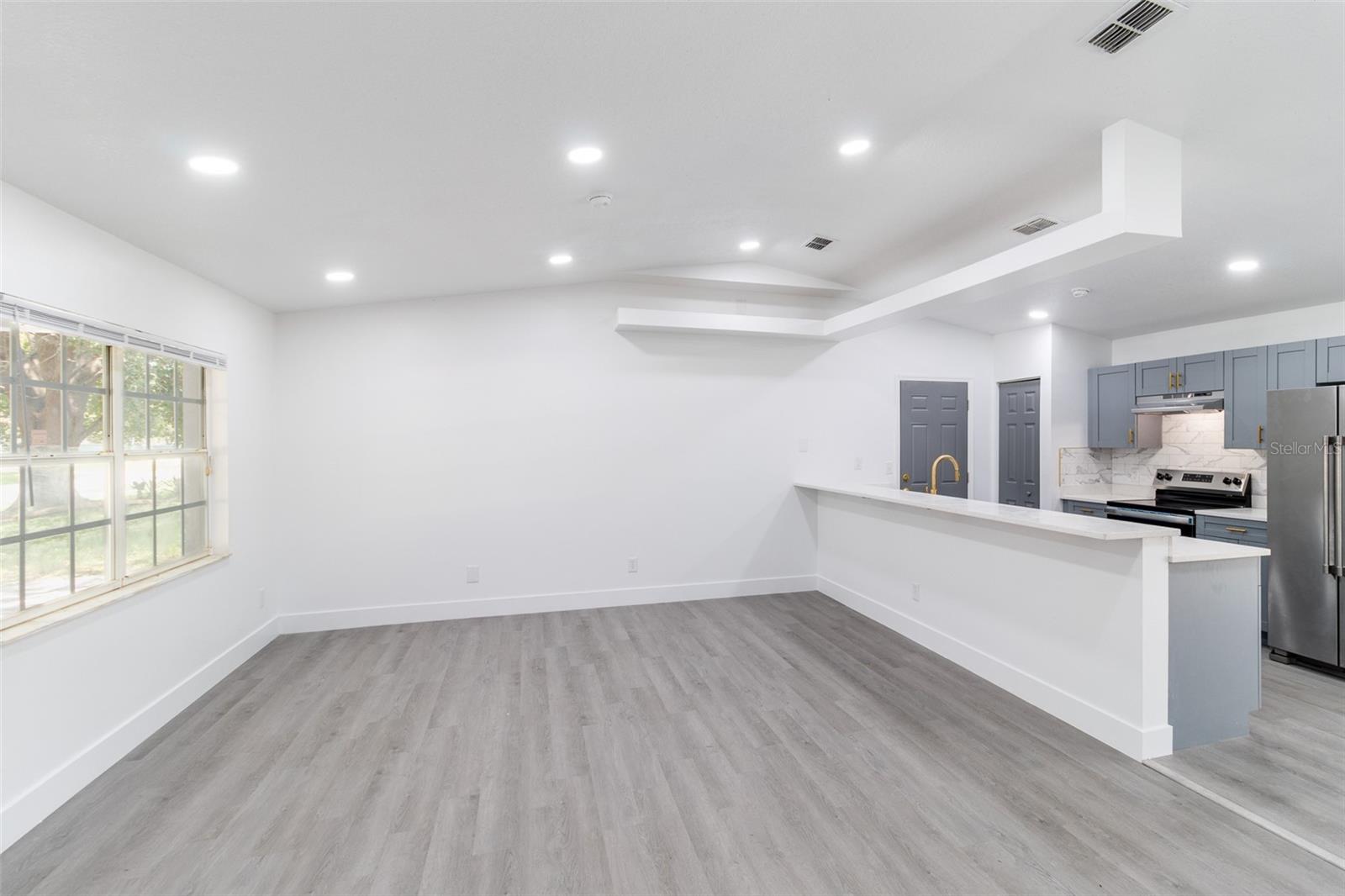 Listing photo id 8 for 22716 Penny Loop