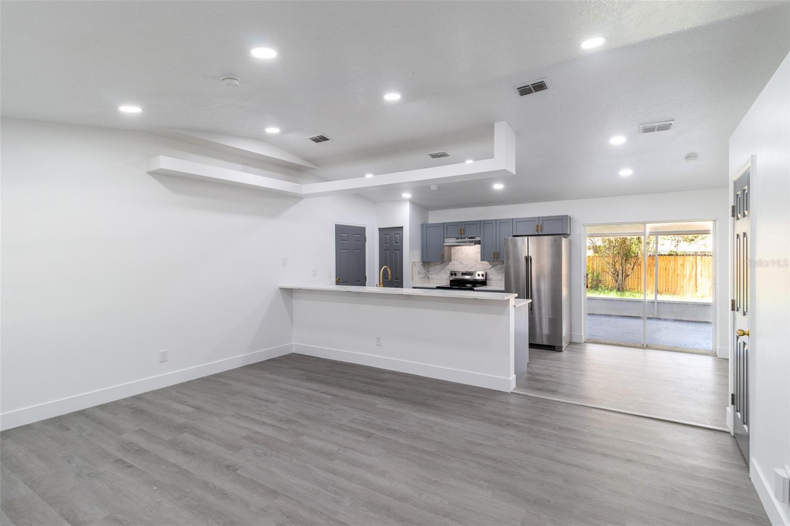 Listing photo id 10 for 22716 Penny Loop