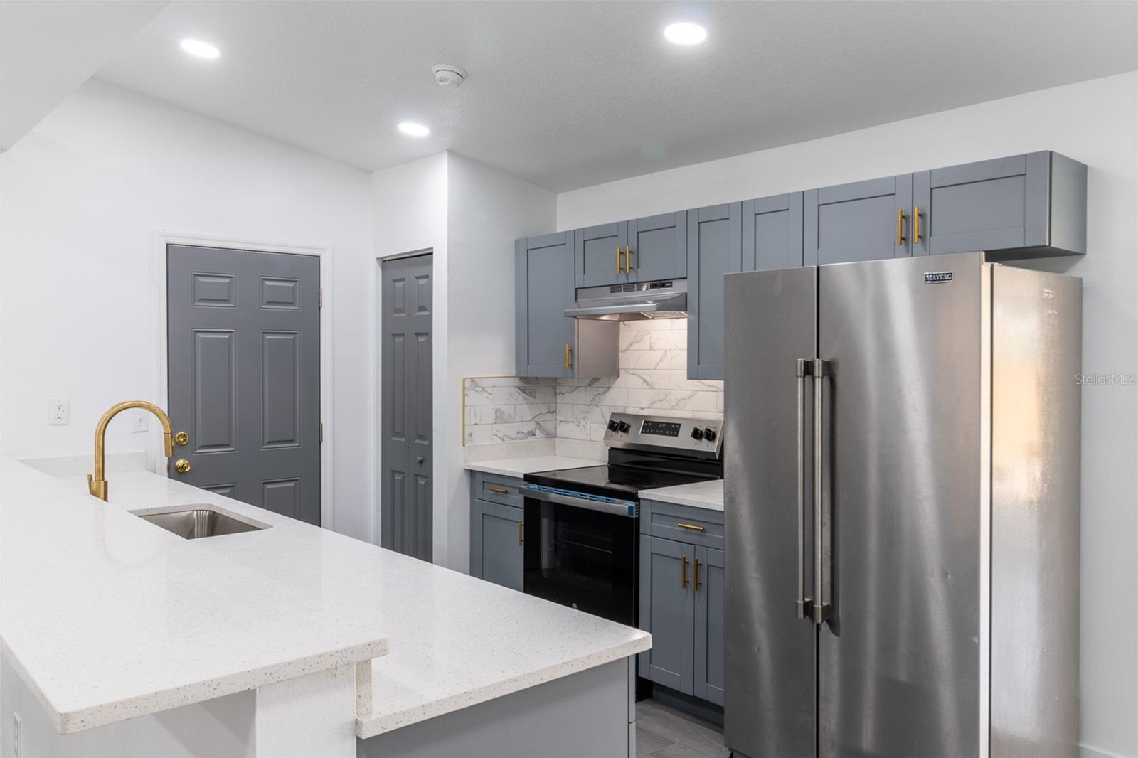 Listing photo id 16 for 22716 Penny Loop