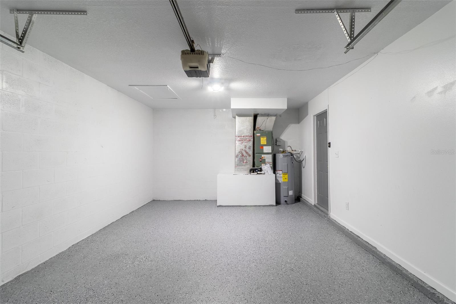 Listing photo id 25 for 22716 Penny Loop