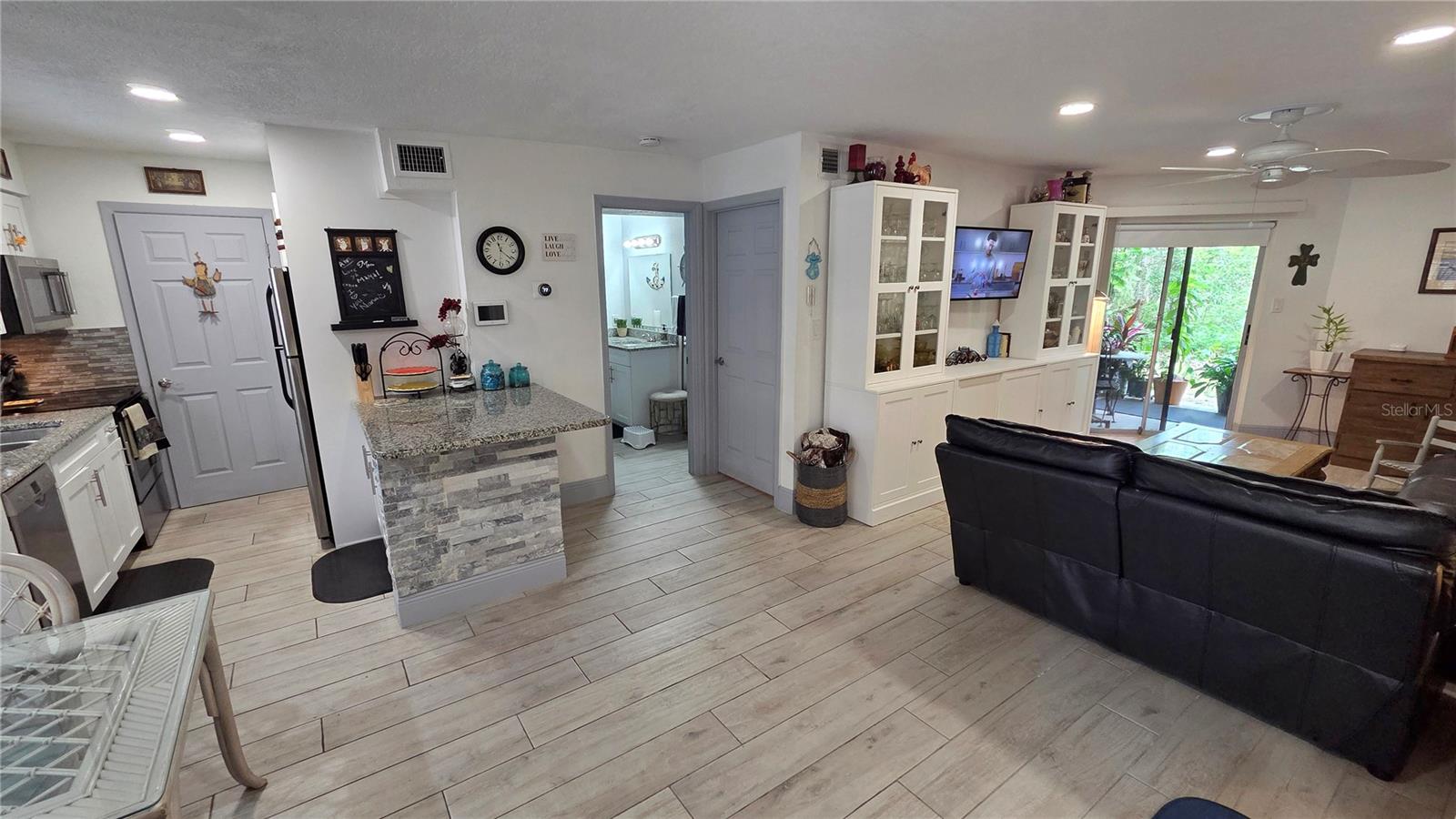 Image 13 of 33 For 8630 Mallard Reserve Drive 105