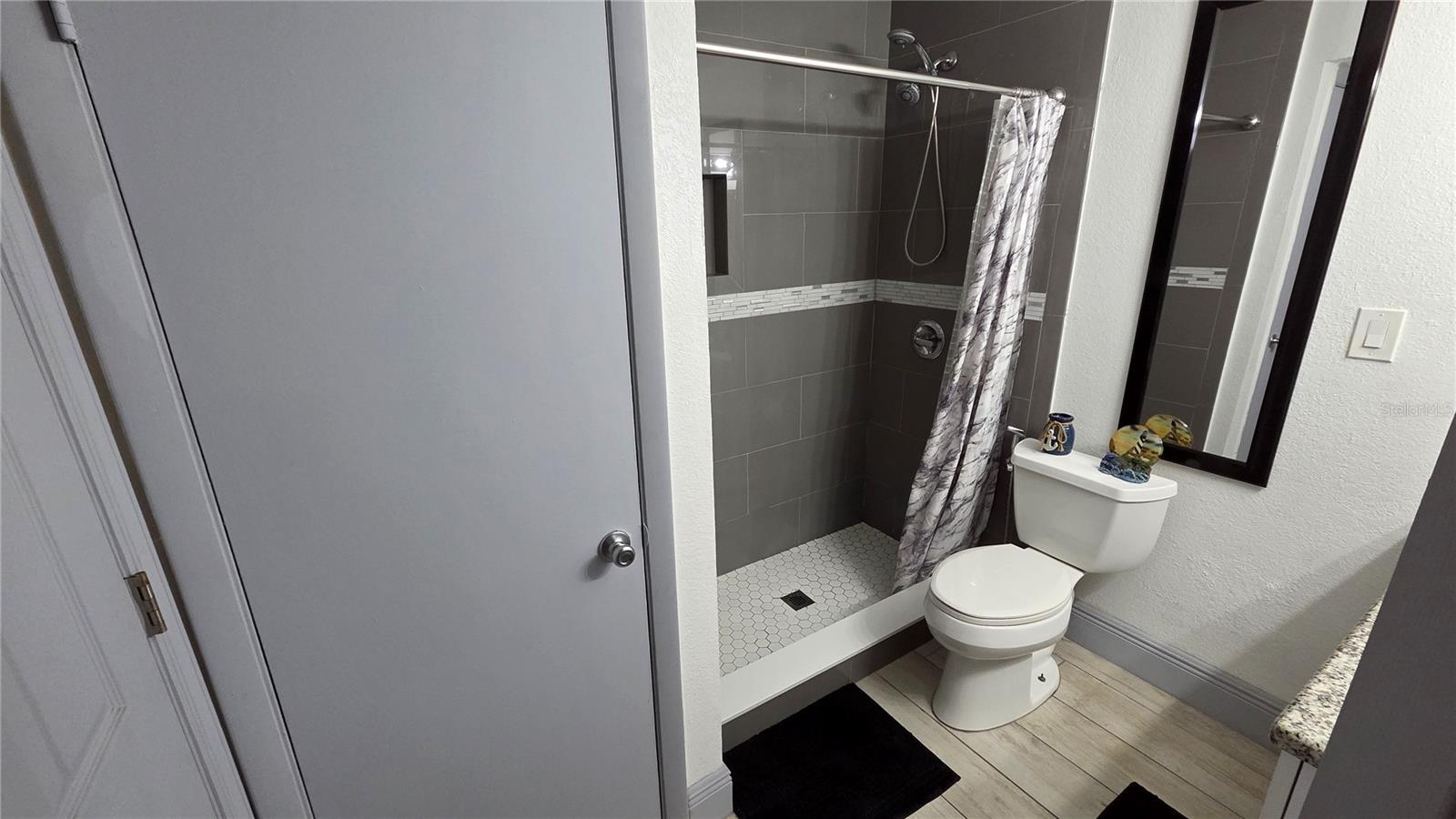 Image 15 of 33 For 8630 Mallard Reserve Drive 105
