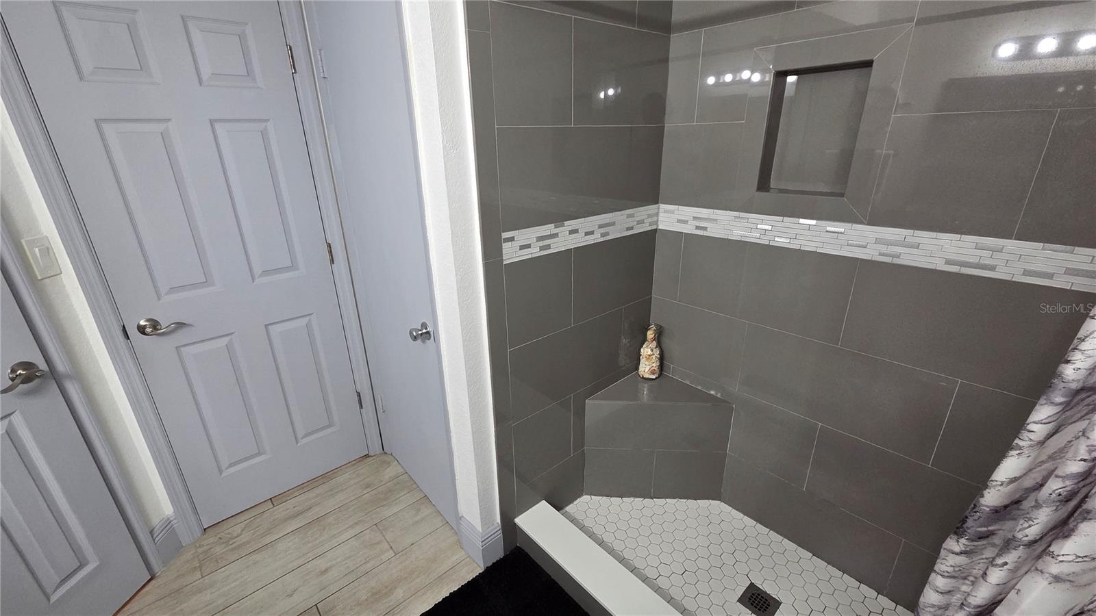 Image 16 of 33 For 8630 Mallard Reserve Drive 105