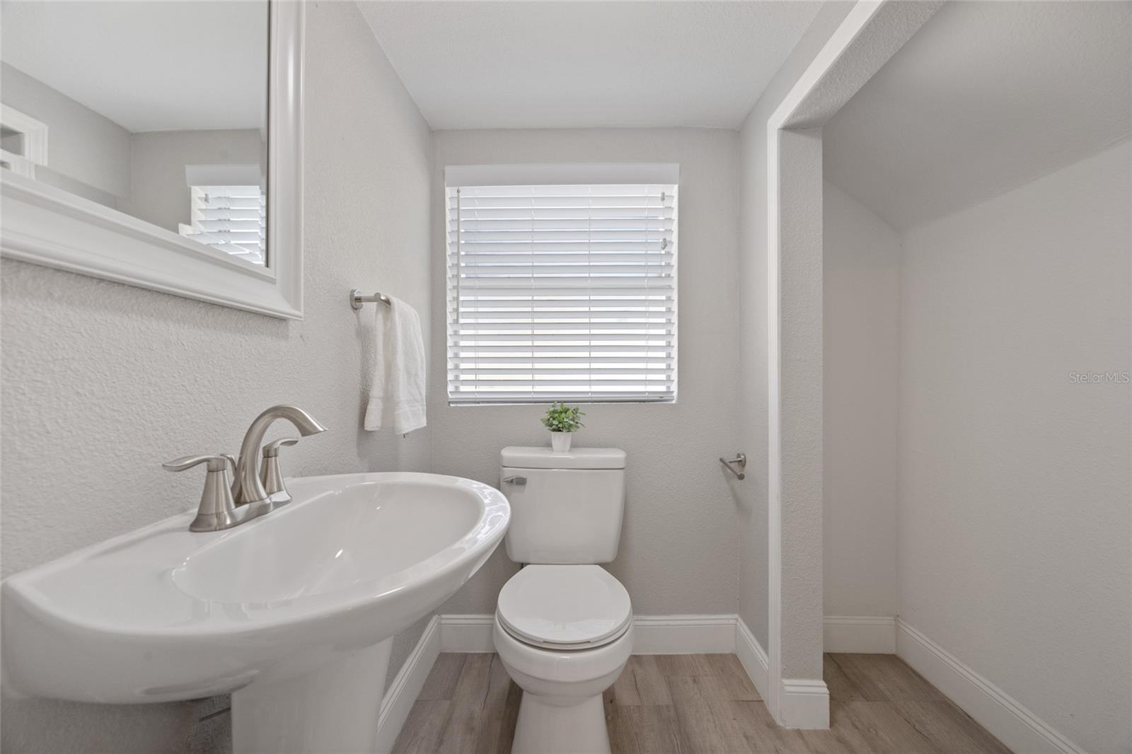 Image 9 of 34 For 1048 Lime Street