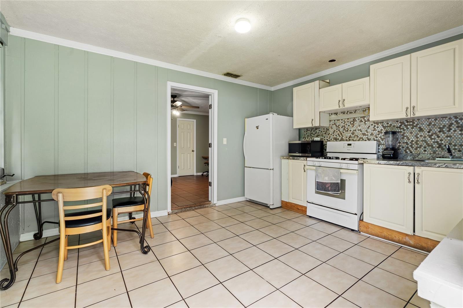 Image 19 of 27 For 11317 Fort King Road