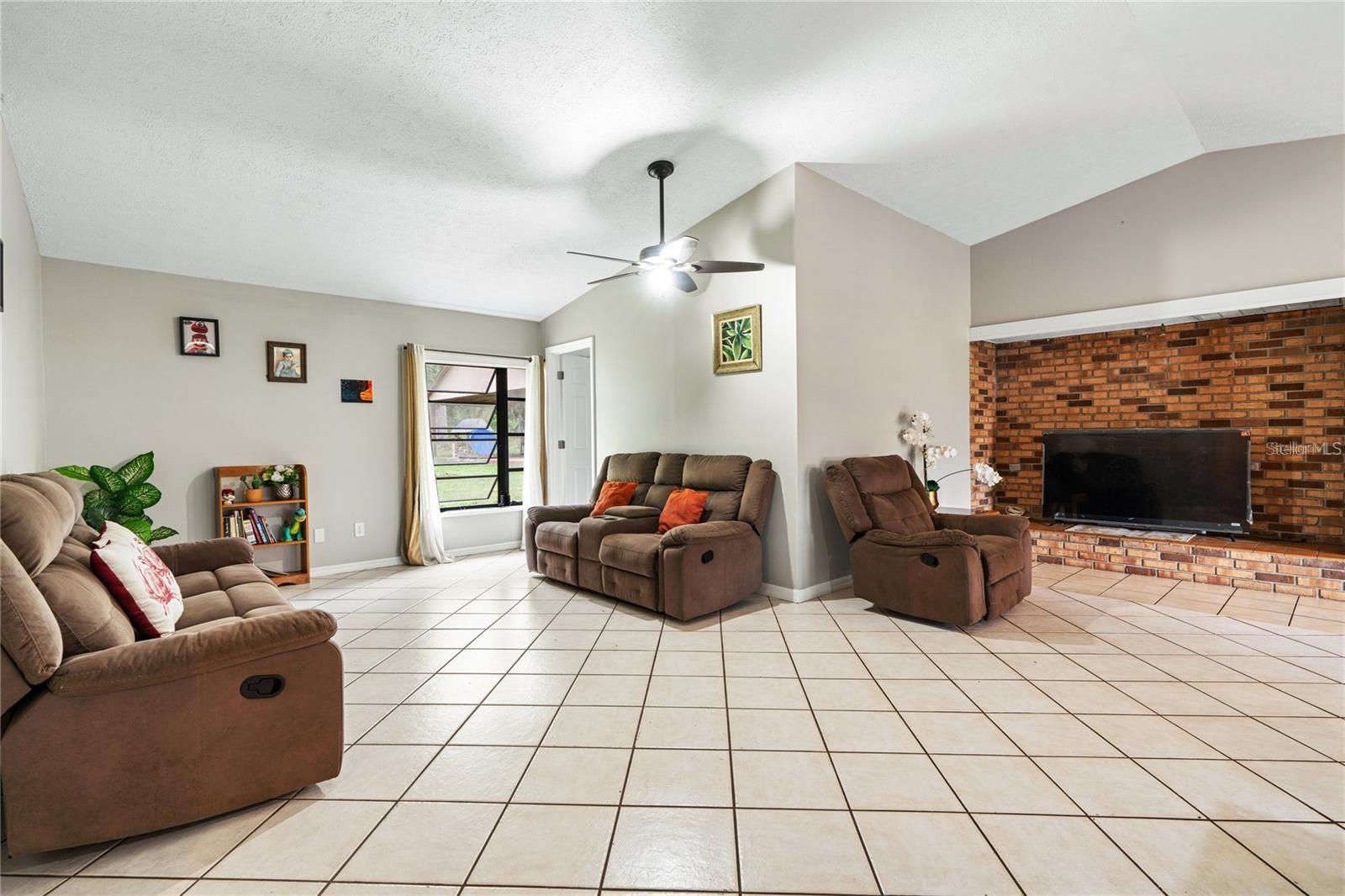 Image 7 of 27 For 11317 Fort King Road