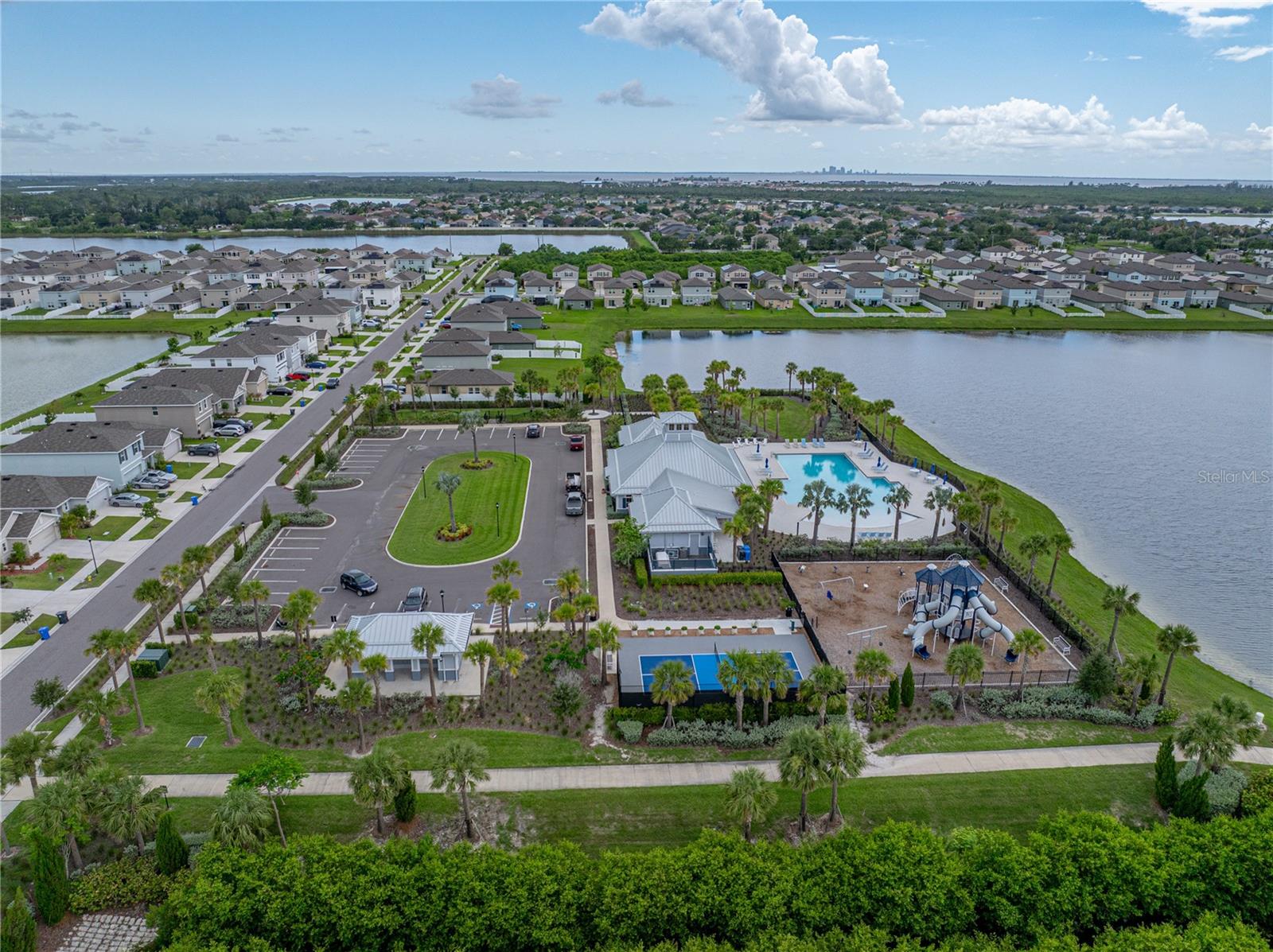 Image 88 of 92 For 636 Olive Conch Street