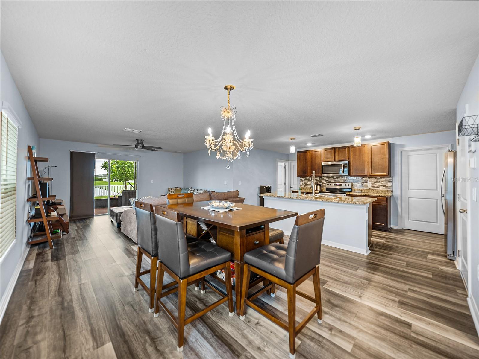 Image 9 of 92 For 636 Olive Conch Street