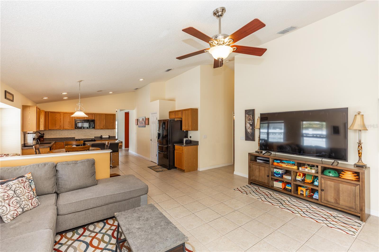 Image 11 of 32 For 643 Blenheim Loop