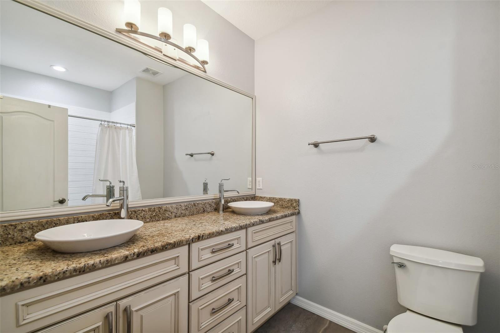 Image 31 of 46 For 3183 Bayshore Oaks Drive