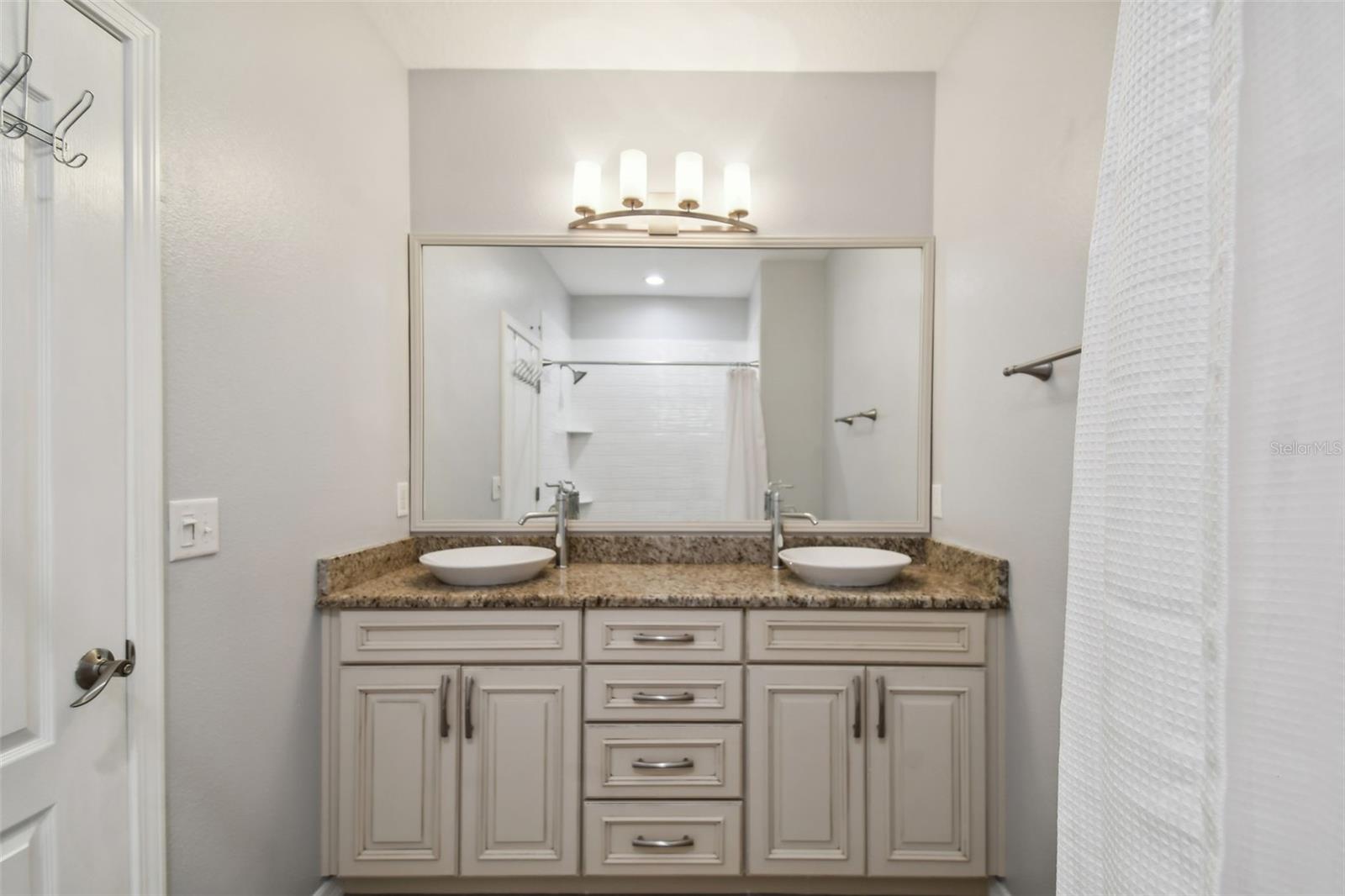 Image 32 of 46 For 3183 Bayshore Oaks Drive