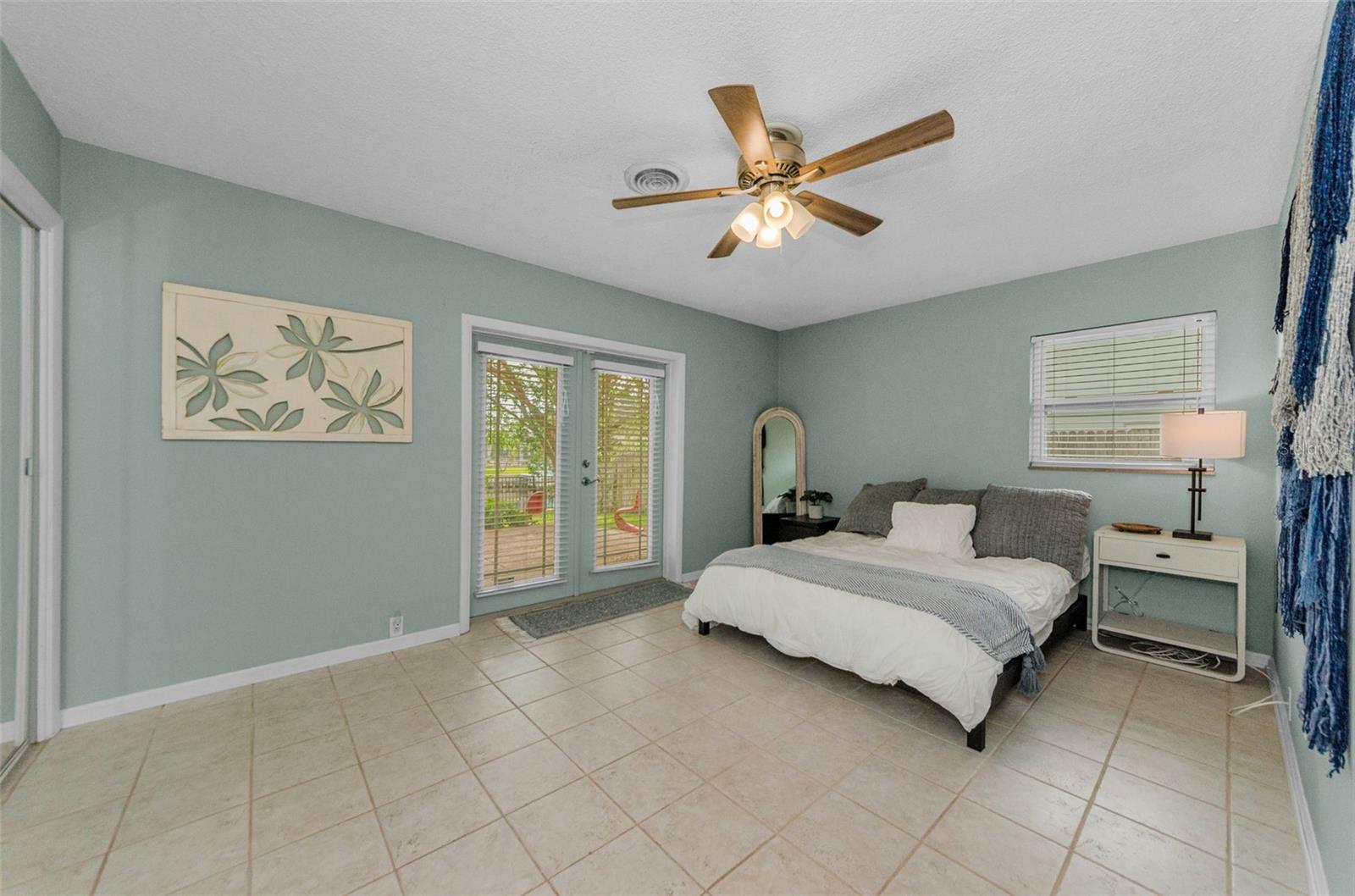 Image 17 of 39 For 201 78th Avenue N