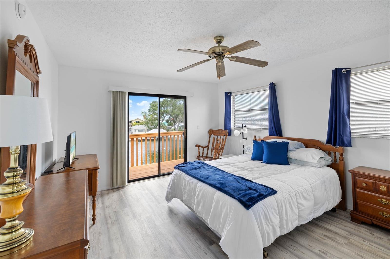 Image 12 of 40 For 4279 Newport Drive
