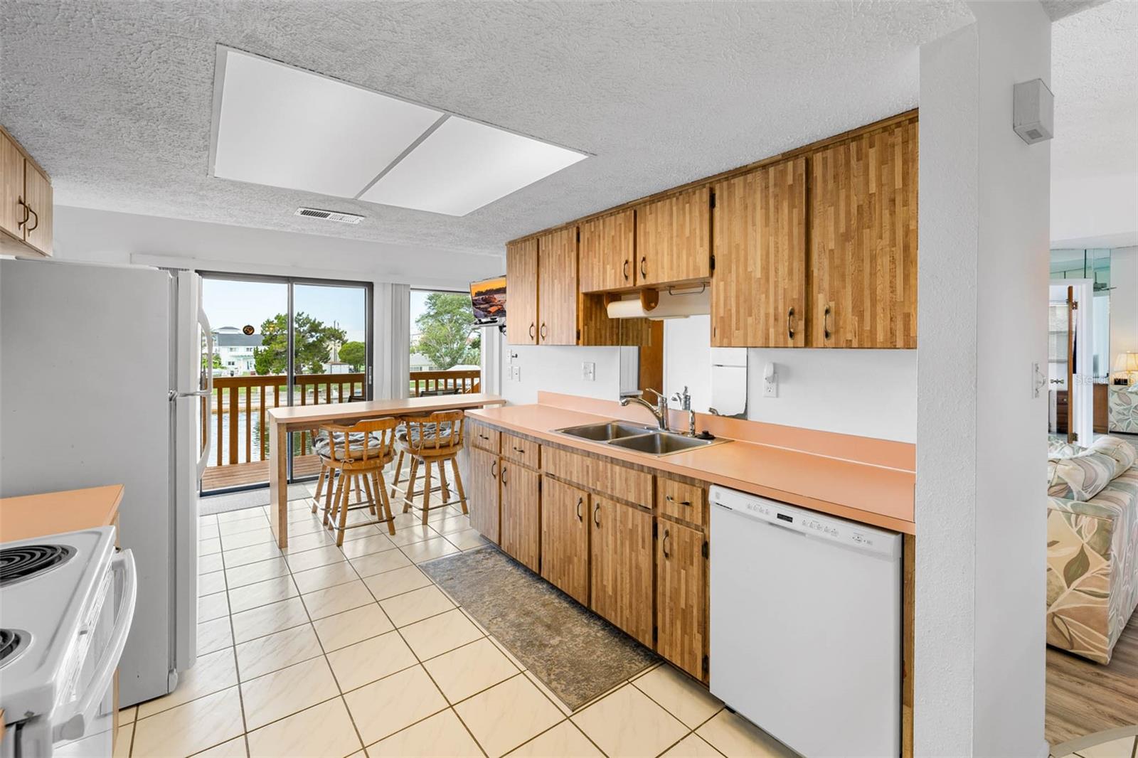 Image 8 of 40 For 4279 Newport Drive