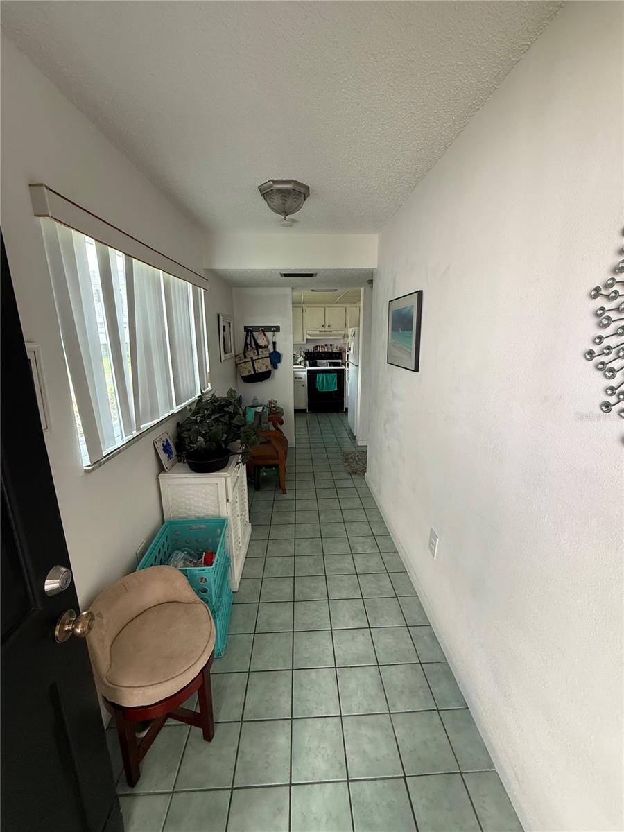 Image 4 of 12 For 102 47th Avenue Drive W 136