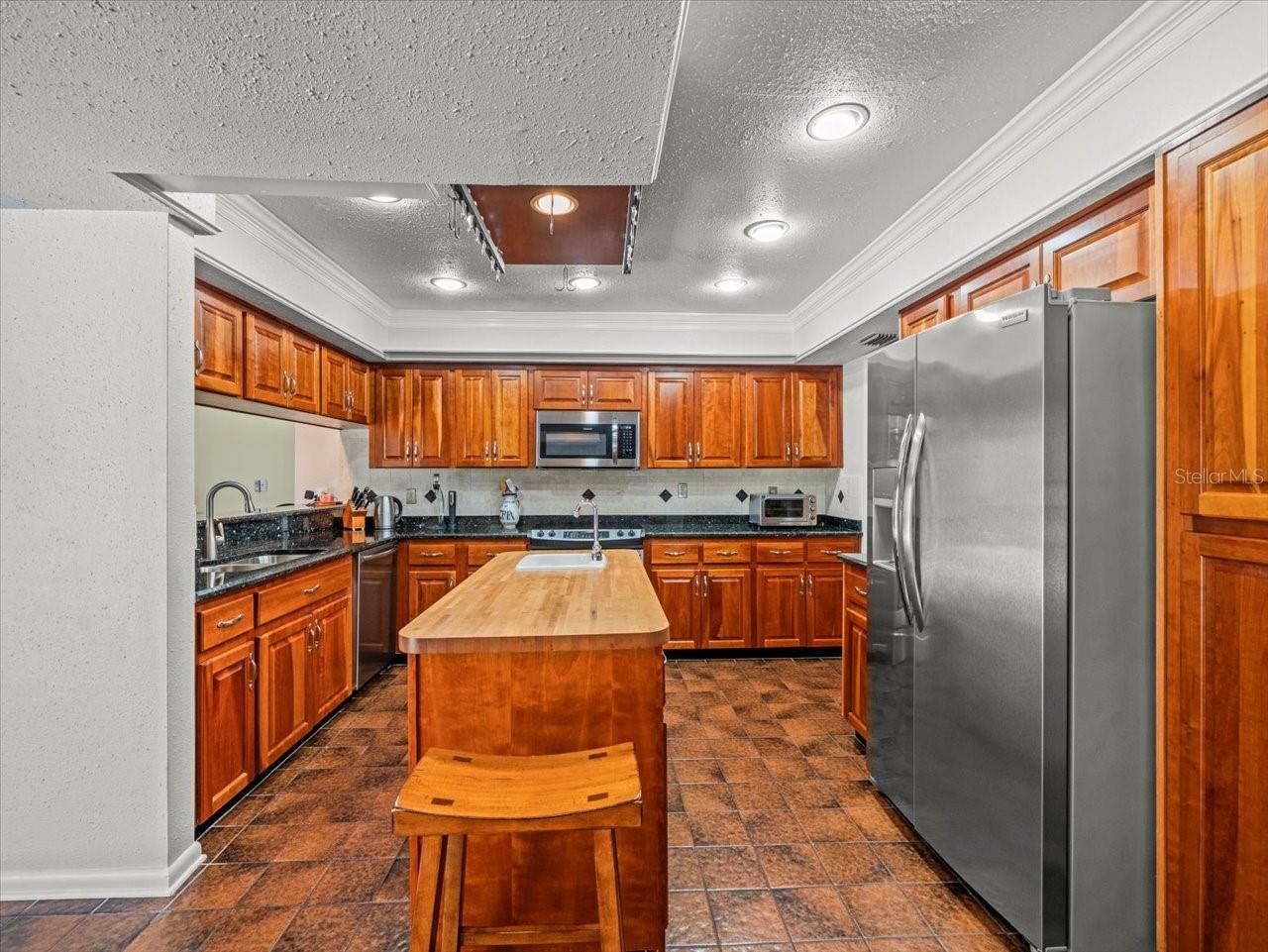 Image 16 of 39 For 4118 Carrollwood Village Drive